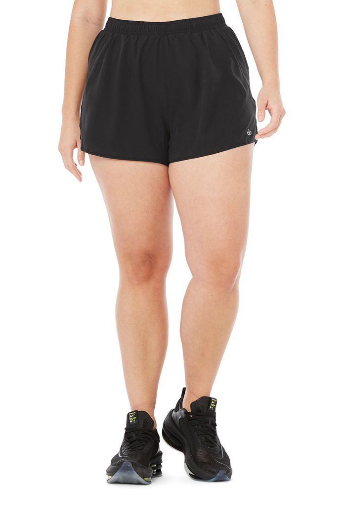 Short Alo Yoga Stride Biegania Damskie Czarne | QCNDY1093