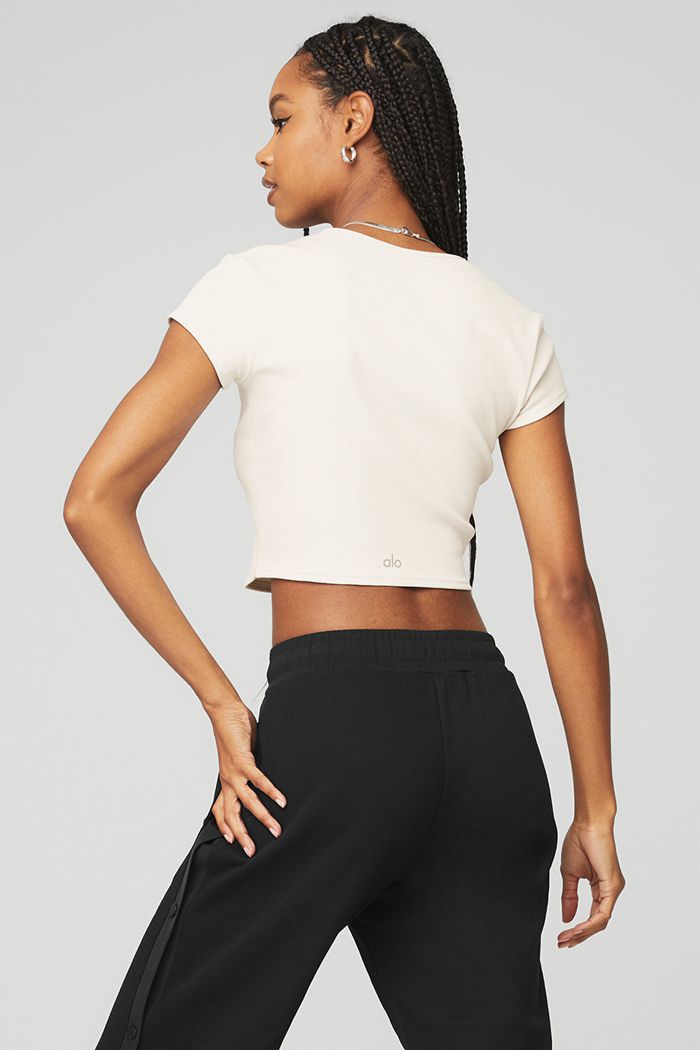 Short Sleeve Alo Yoga Ribbed Cropped Savvy Damskie Białe | ESMOR5198